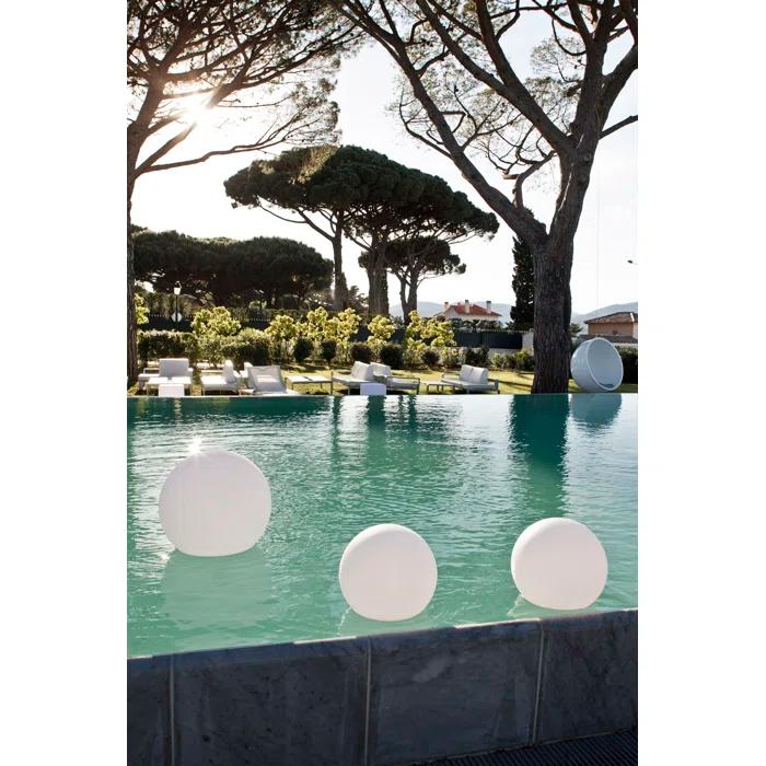 Smart & Green Pearl 10'' Battery Powered Integrated LED Color Changing Outdoor Floating Light