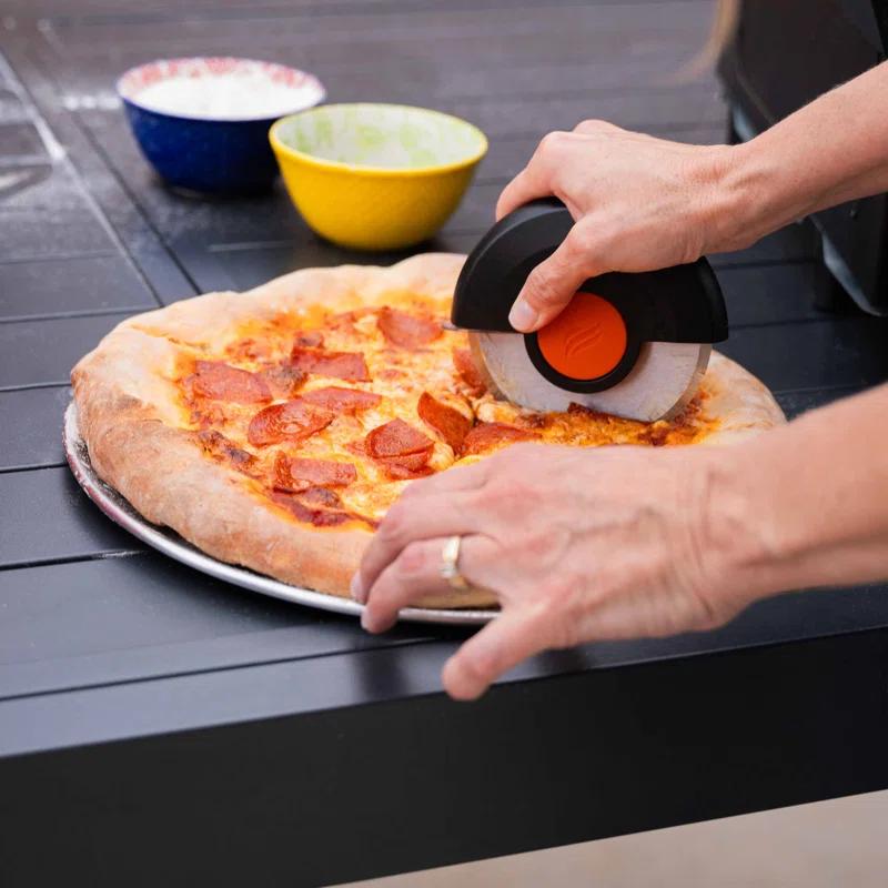 Blackstone Blackstone Palm Pizza Cutter with Stainless Steel Blade