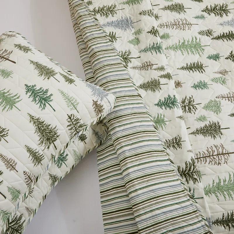FreshFolds Green Forest Reversible Lodge Quilt Set with Shams