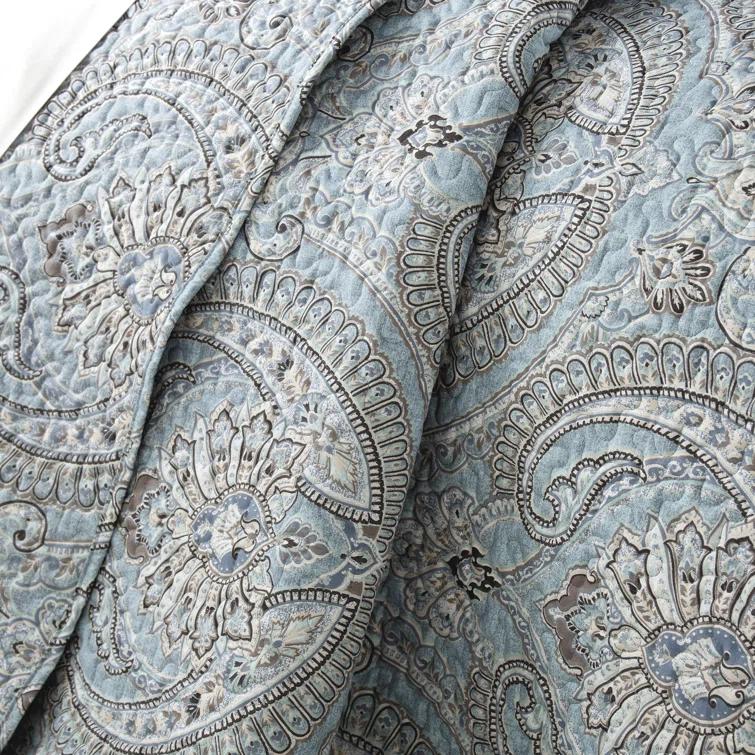 SouthShore Fine Linens Pure Melody Oversized Light-weight Paisley Quilt Set with matching shams