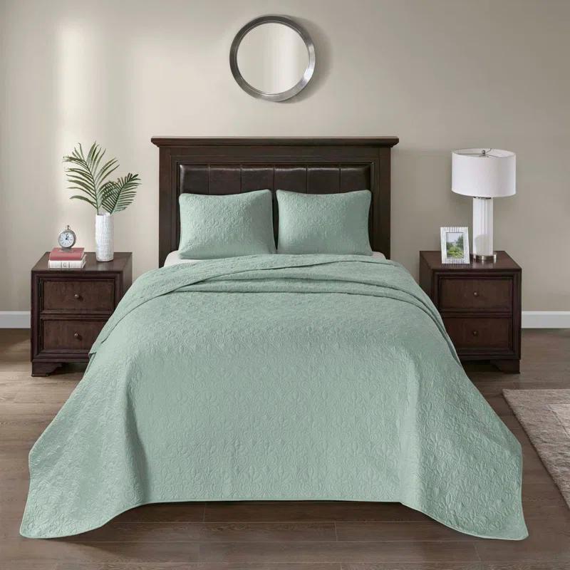 Quebec Reversible Bedspread Set