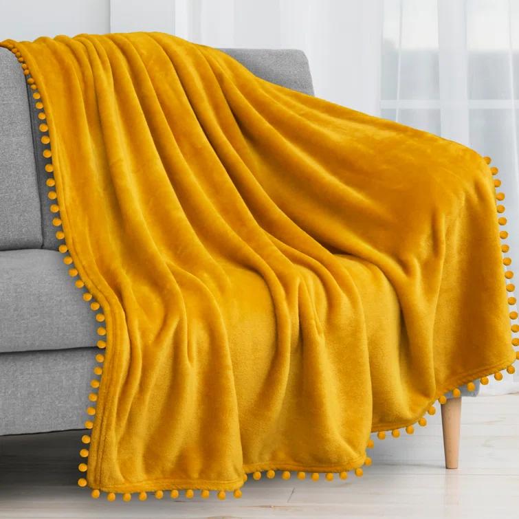 Pavilia Hand Woven Throw Blanket