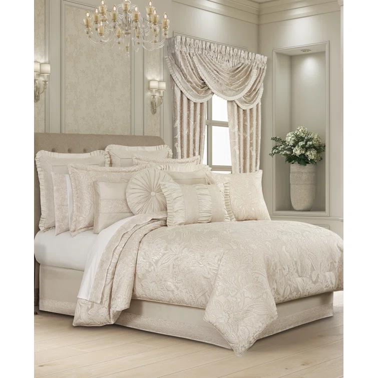 J. Queen New York Villanova Comforter Set Queen