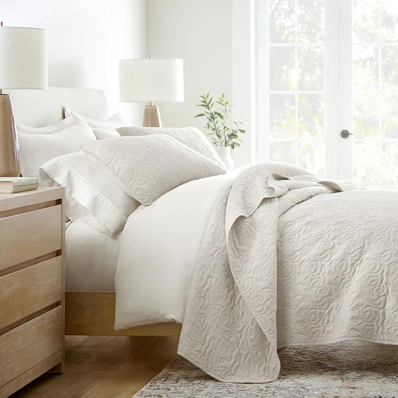 Becky Cameron Becky Cameron Elegant Floral Stitching Quilt Set