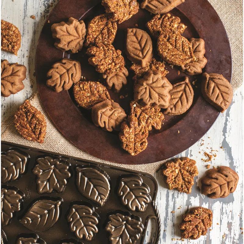 Nordic Ware Nordic Ware Non-Stick Novelty Leaf-Lettes Cakelet Pan