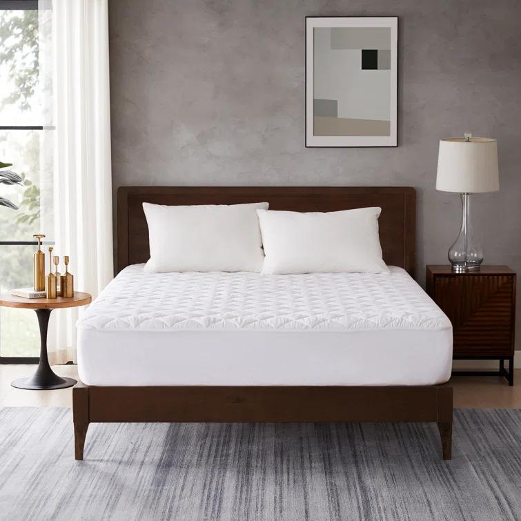 Eddie Bauer Eddie Bauer Luxury Medium Plush Mattress Pad - Hypoallergenic, Deep Pocket Design - 400 TC - Assembled In The USA