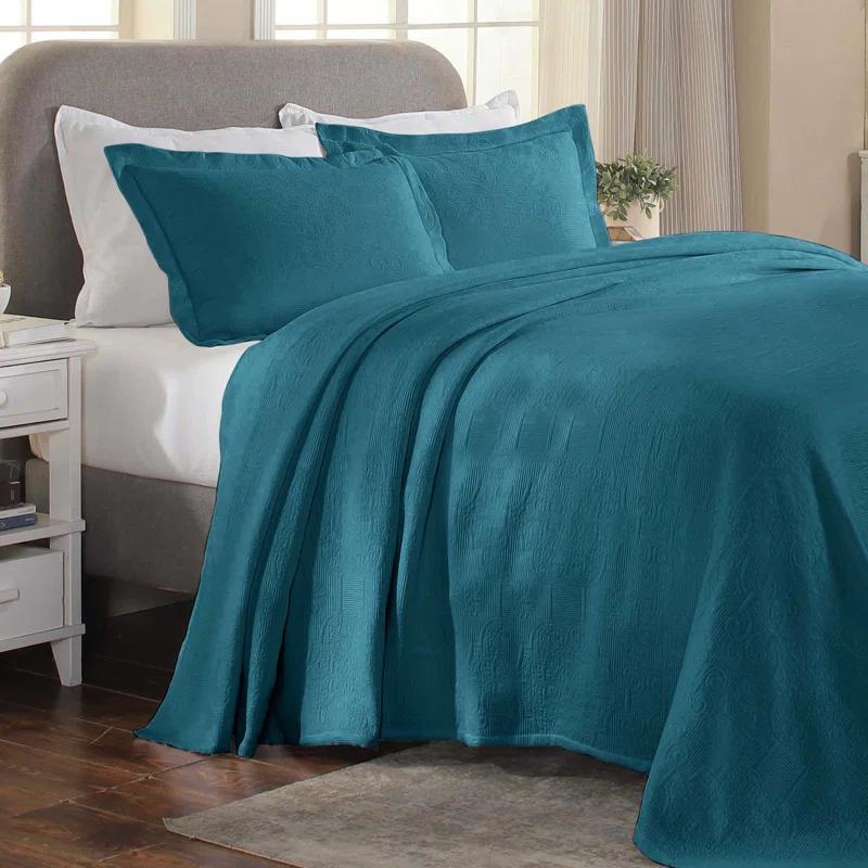 Superior Superior Florin Matelasse Jacquard Scrolling Medallion Cotton Bedspread Set With Pillow Shams