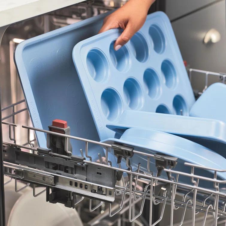 Farberware Farberware Easy Solutions Nonstick Bakeware Square Cake Pan, 9 Inch, Blue