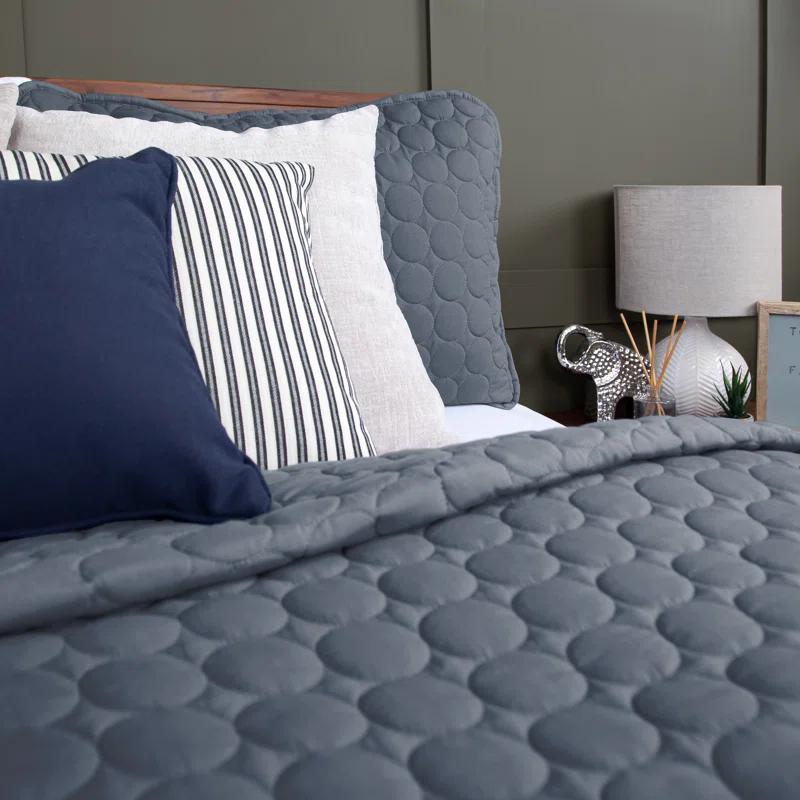 SouthShore Fine Linens Southshore Fine Linens Lightweight Oversized Reversible Quilt Set with shams