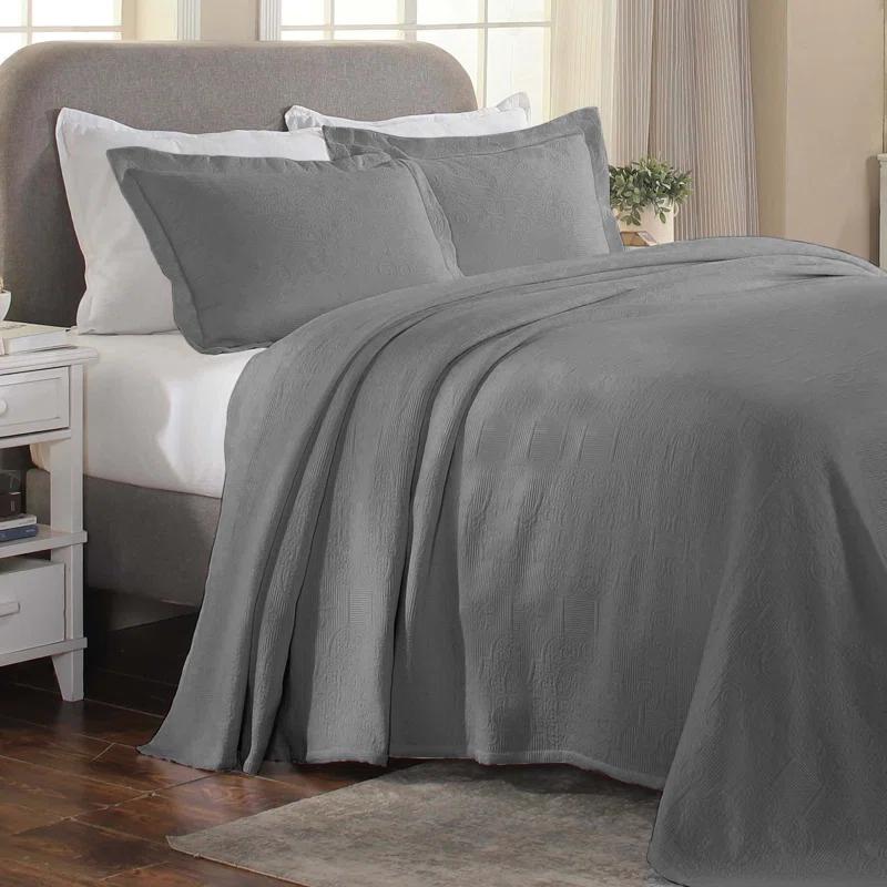 Superior Superior Florin Matelasse Jacquard Scrolling Medallion Cotton Bedspread Set With Pillow Shams