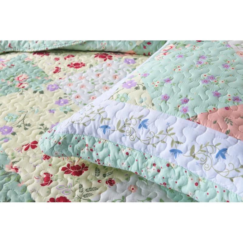 MarCielo Floral Quilt Set
