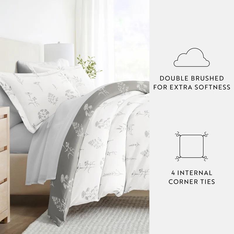 IEnjoy Home 8-Piece Reversible Bedding Bundle - Patterned Duvet Cover, Comforter Insert and Solid Sheet Set