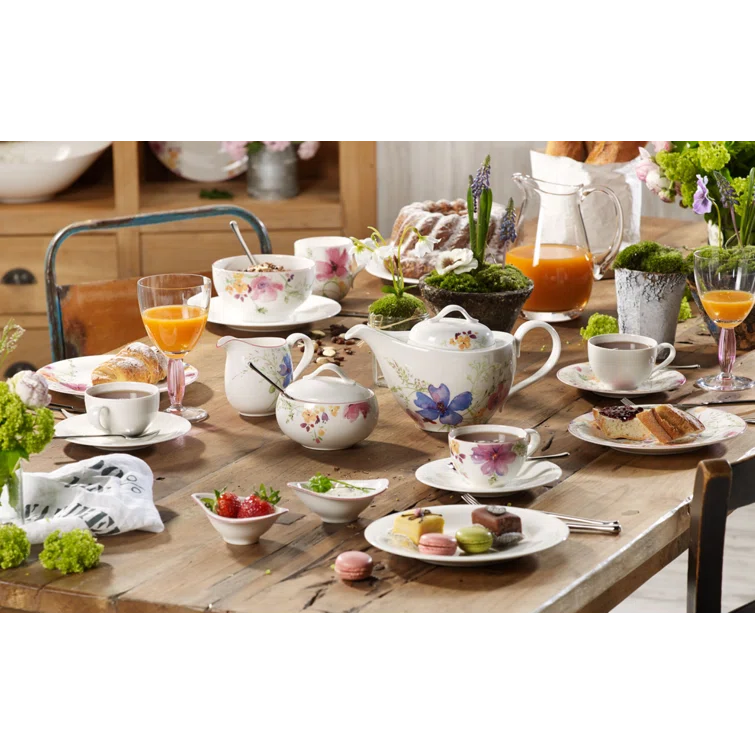 Villeroy & Boch Villeroy & Boch Mariefleur 1.06-qt. Teapot