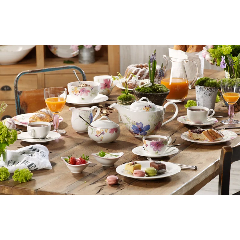 Villeroy & Boch Villeroy & Boch Mariefleur 1.06-qt. Teapot