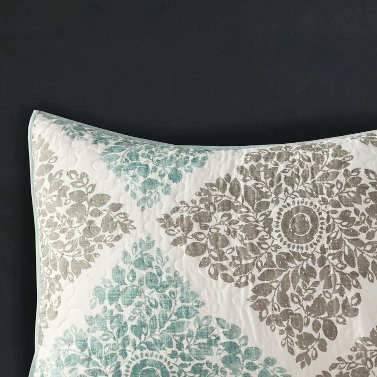 Madison Park 6 Piece Printed Quilt Set with Throw Pillows