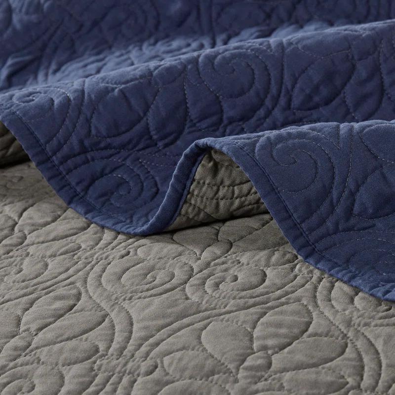 Madison Park Quebec Reversible Quilt Set