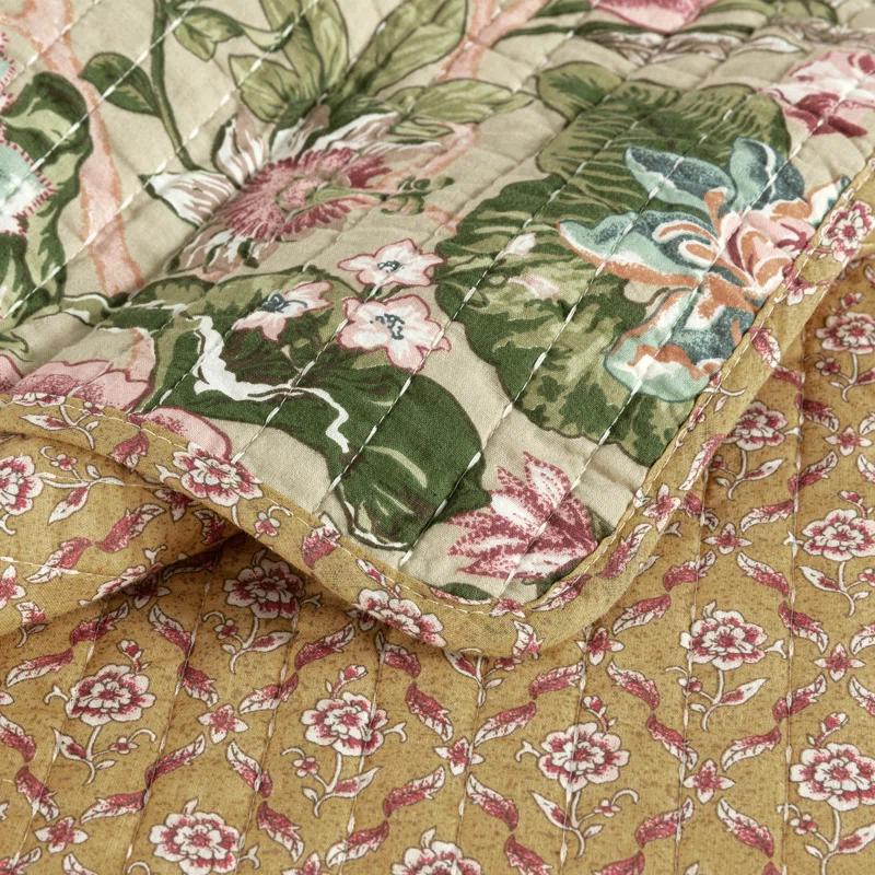 Chezmoi Collection Beige/Red Cotton Reversible Quilt Set