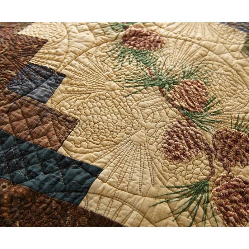 Donna Sharp CabinRaising Pine Cone Quilt