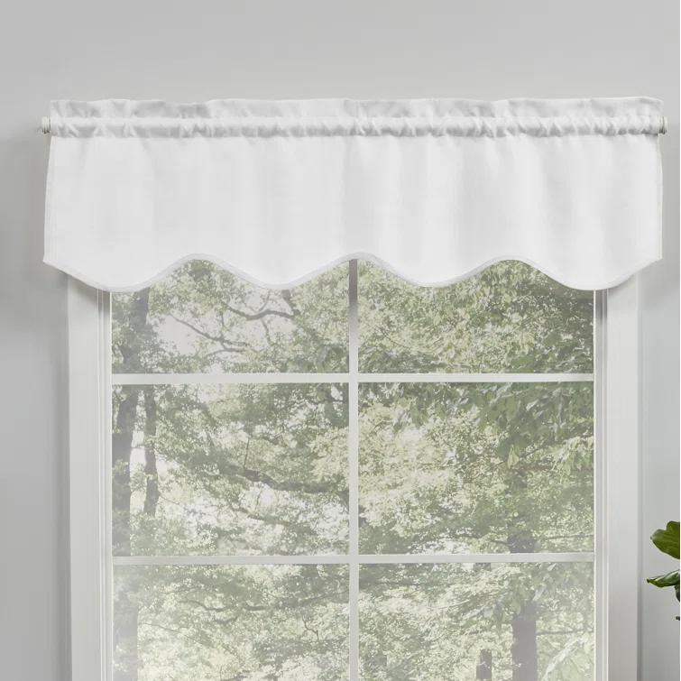 Amalgamated Textiles Exclusive Home Loha Light Filtering Rod Pocket Scalloped Valance