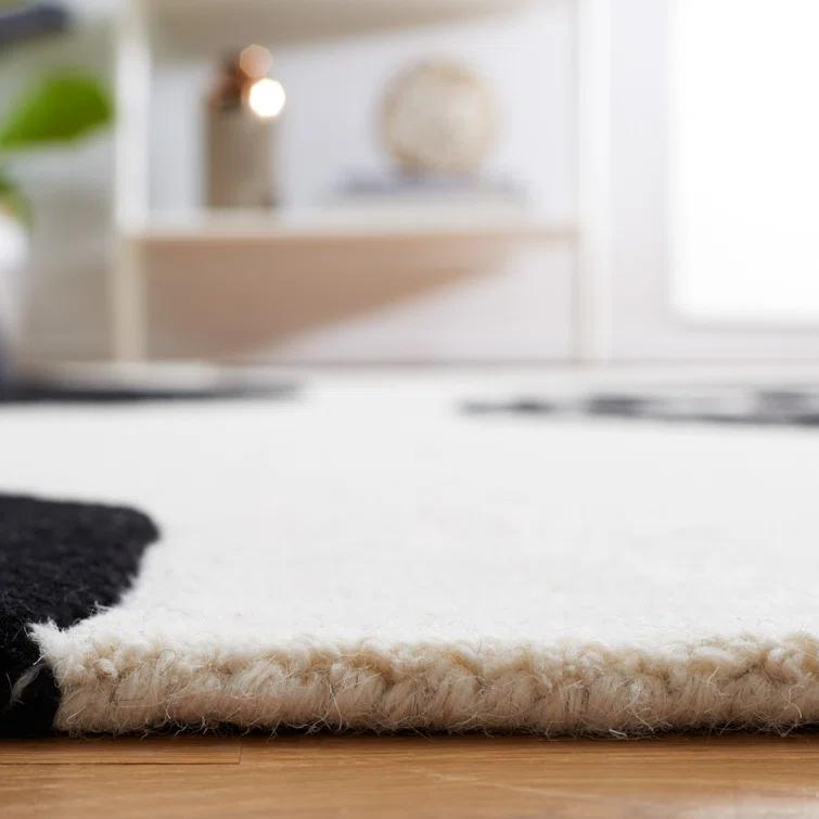 Felipe Handmade Wool Ivory/Black Rug