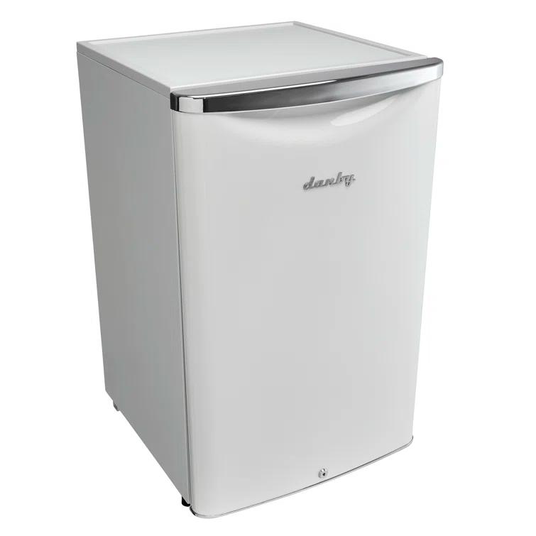 Danby Danby Classic Retro 4.4 Cubic Feet Freestanding Mini Fridge