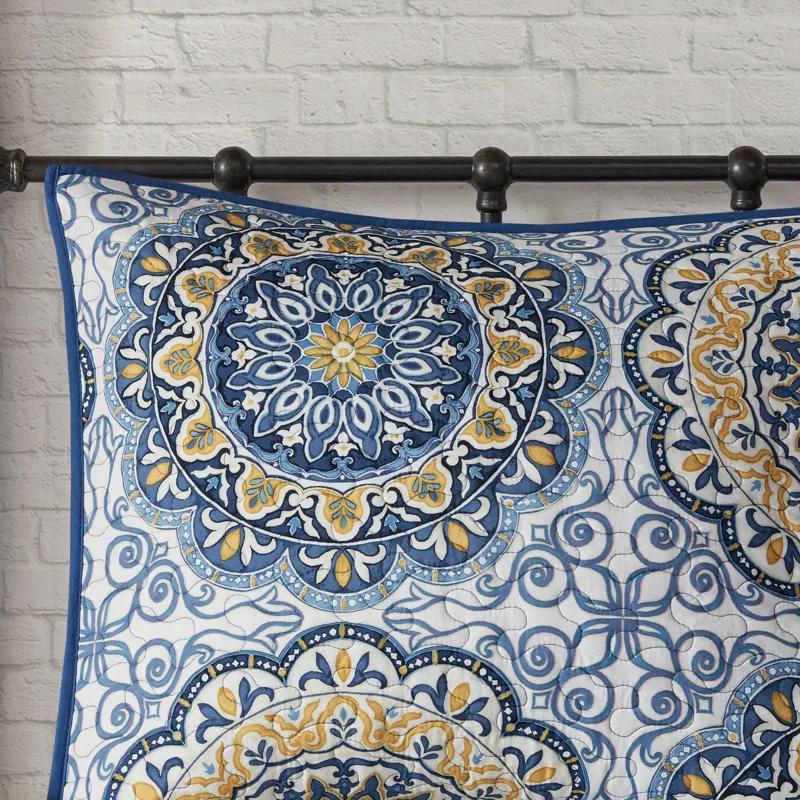 6 Piece Reversible Quilt Set with Throw Pillows