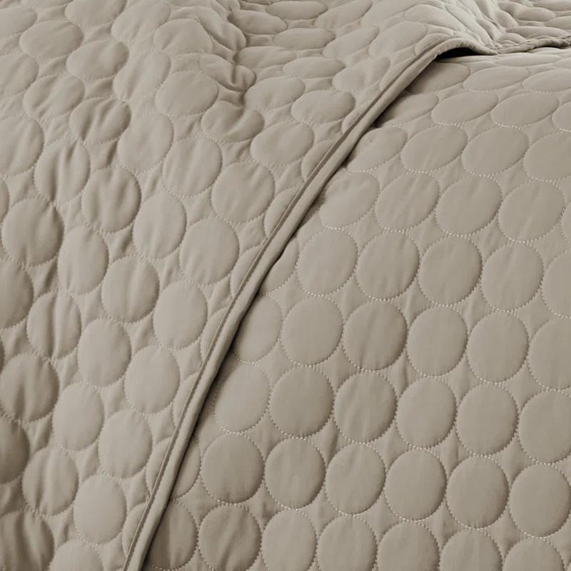 SouthShore Fine Linens Southshore Fine Linens Lightweight Oversized Reversible Quilt Set with shams
