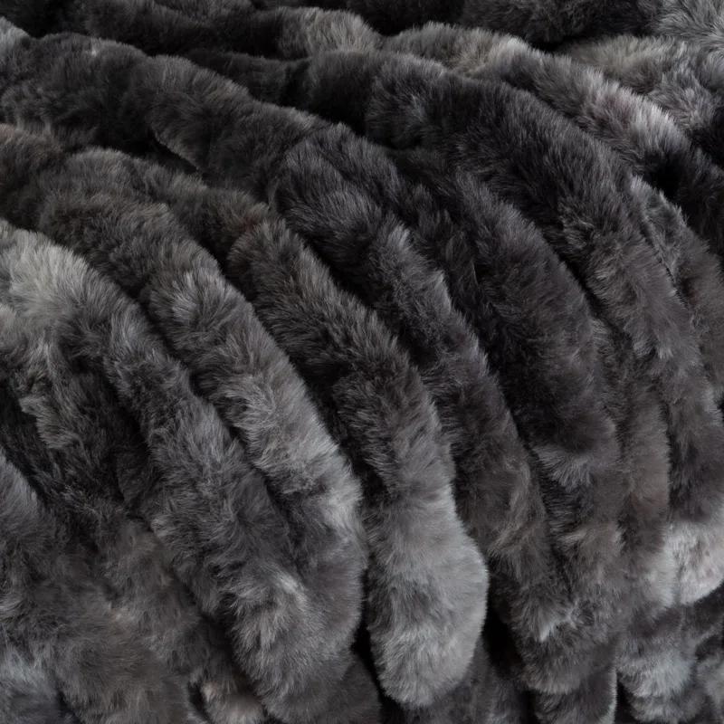 Lavish Home Lavish Home Oversized Ruched Faux Fur Blanket - 60x80-Inch Jacquard Faux Fur Queen-Size Throw for Sofas and Beds - Luxurious Bedding
