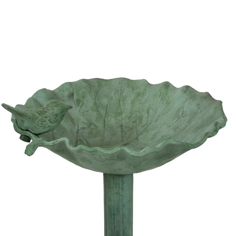 SunnyDaze Decor Autumnal Leaf Freestanding Cast Aluminum Outdoor Bird Bath - Green Patina