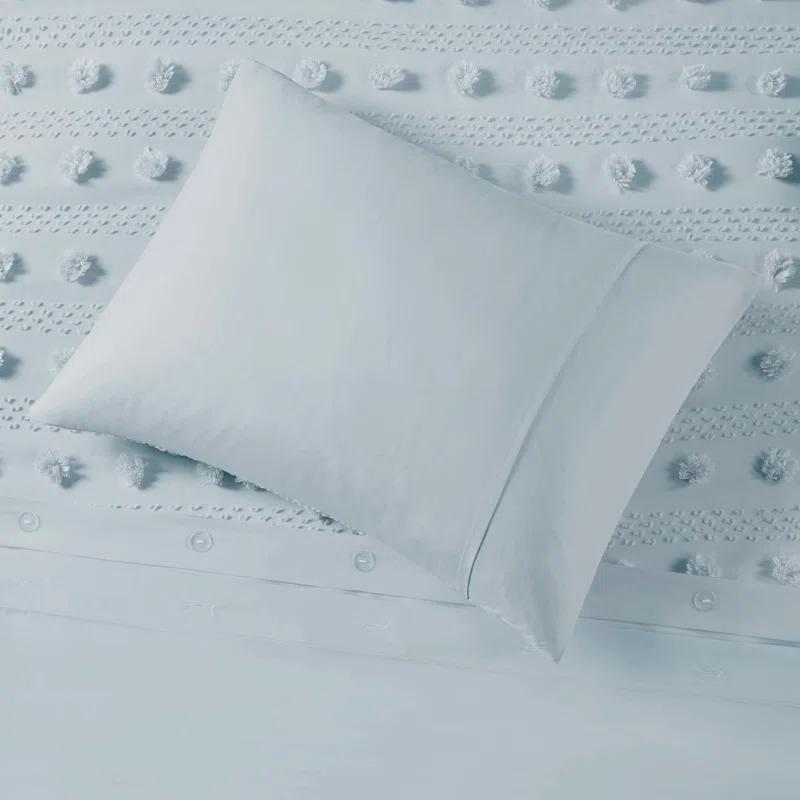 Intelligent Design Lucy Clip Jacquard Duvet Cover Set
