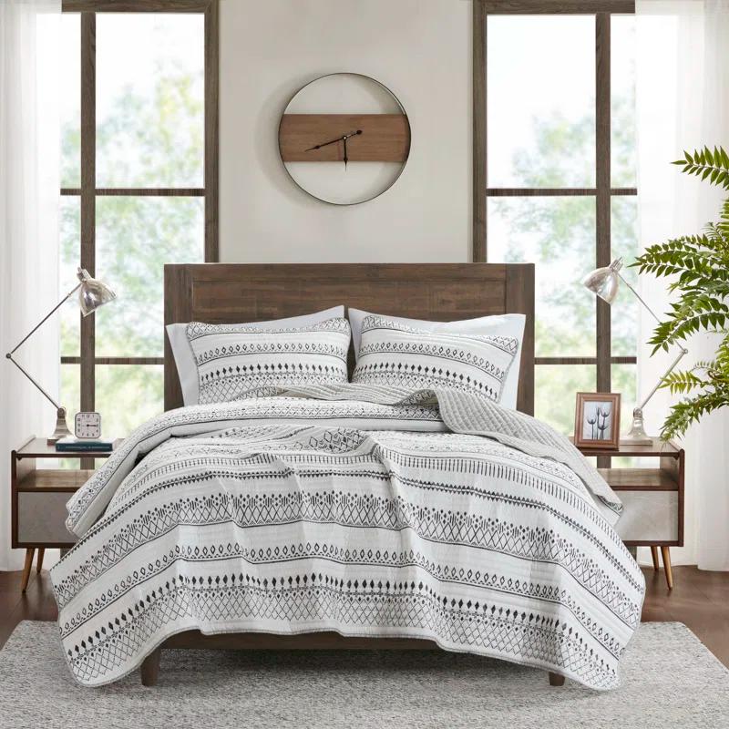 Madison Park Fraser 3 Piece Printed Seersucker Quilt Set