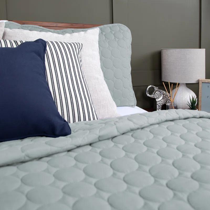 SouthShore Fine Linens Southshore Fine Linens Lightweight Oversized Reversible Quilt Set with shams