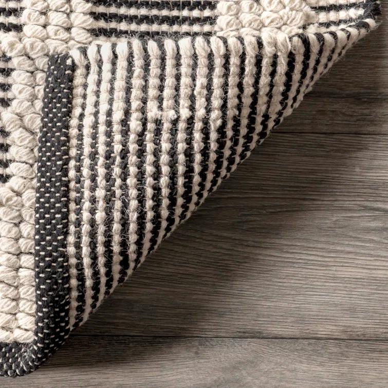 Gracie Oaks Parker Check Textured Ivory Area Rug