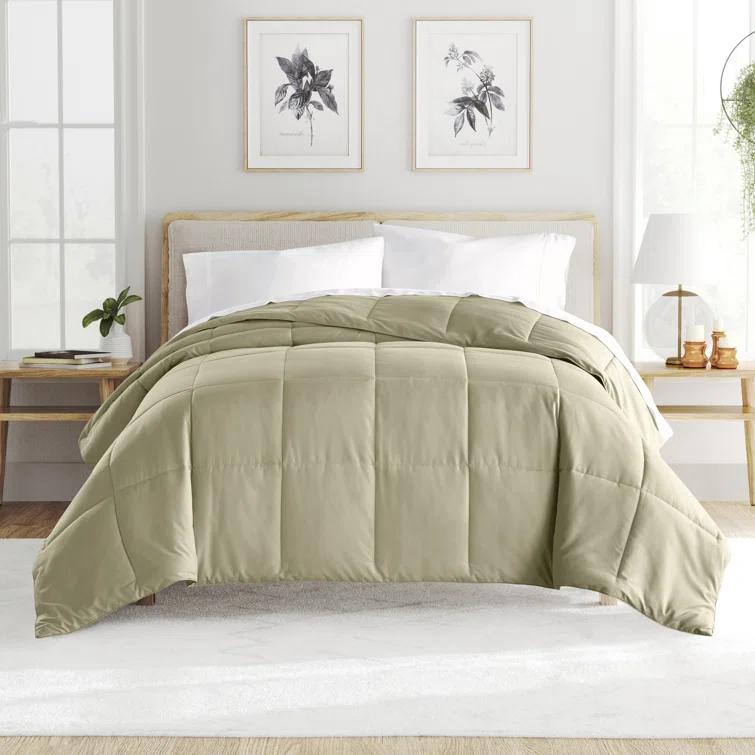 Becky Cameron Becky Cameron Lightweight All Season Down Alternative Comforter