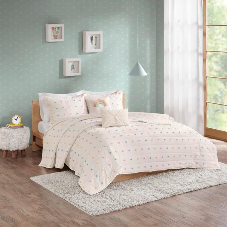 Intelligent Design Kids Callie Pom Pom Cotton Jacquard Quilt Set with Throw Pillows