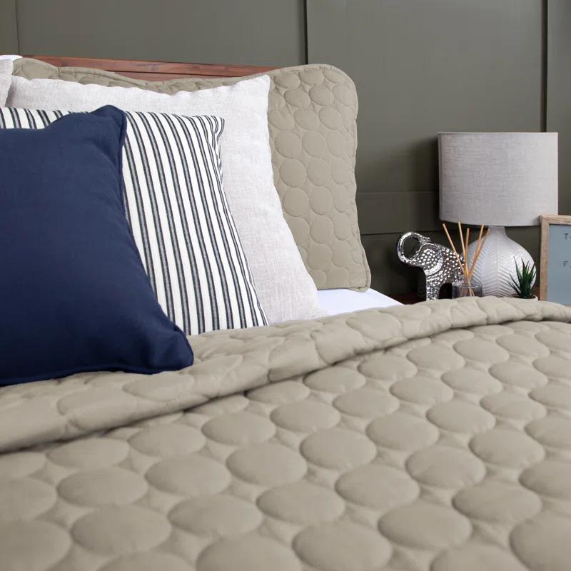 SouthShore Fine Linens Southshore Fine Linens Lightweight Oversized Reversible Quilt Set with shams