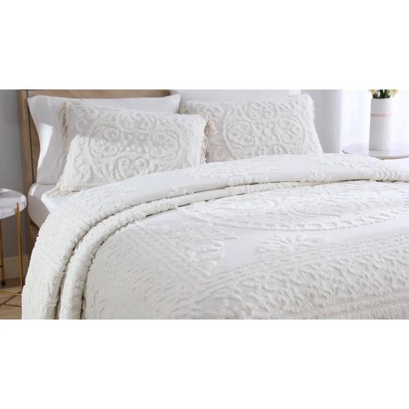 Beatrice Home Fashions Medallion Cotton Farmhouse / Country Quilt