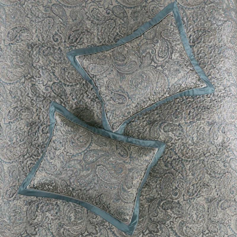 Madison Park Aubrey 5 Piece Jacquard Bedspread Set with Throw Pillows