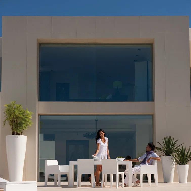 Jut Plastic/Resin Dining Table