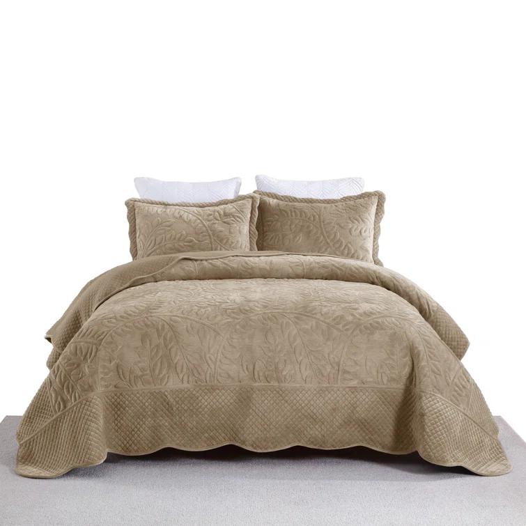 MarCielo Marcielo Oversized Embroidered Velvet Quilt Set With 2 Pillow Shams
