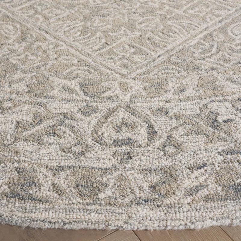 Safavieh Dip Dye Hand Tufted Wool/Cotton Oriental Rug in Gray/Ivory