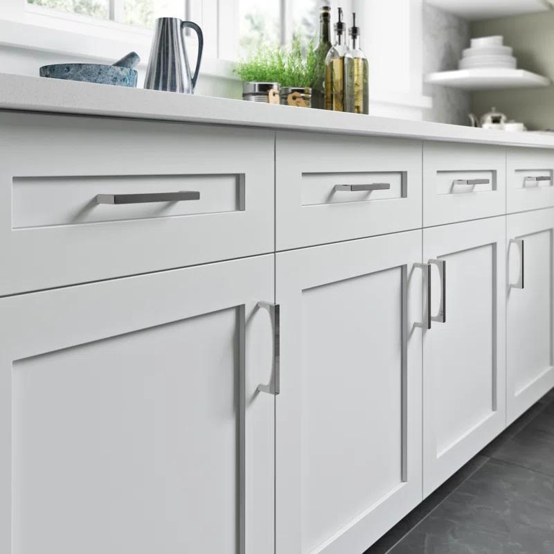 Top Knobs Riverside Bar pull