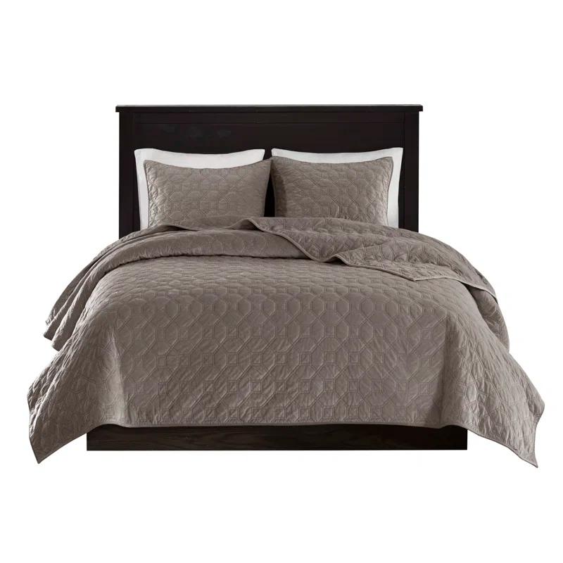 Harper 3 Piece Velvet Quilt Set