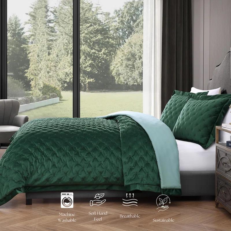 BeBeJan Bebejan 3 Piece Velvet Comforter Set