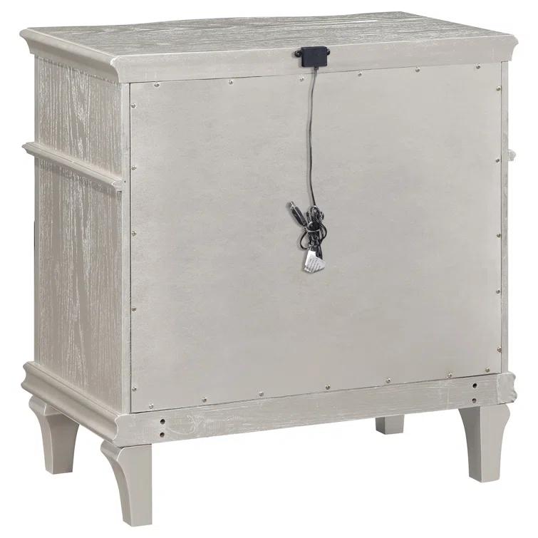 Alma Evangeline 4-Piece Queen Bedroom Set Silver Oak