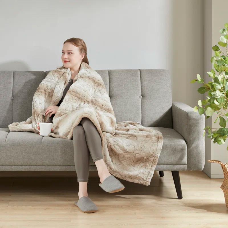 Beautyrest Beautyrest Zuri Oversized Heated Faux Fur Throw