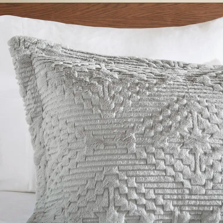 Woolrich Woolrich Teton Embroidered Plush Quilt Set