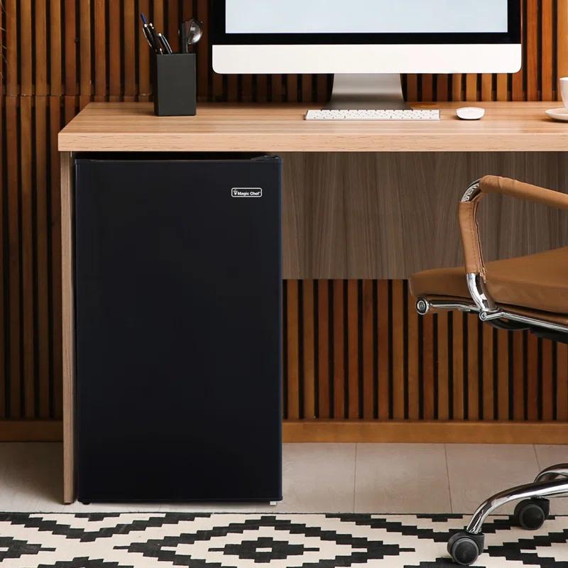 Magic Chef Magic Chef 4.4-cu. ft. Mini Refrigerator with Freezer Compartment