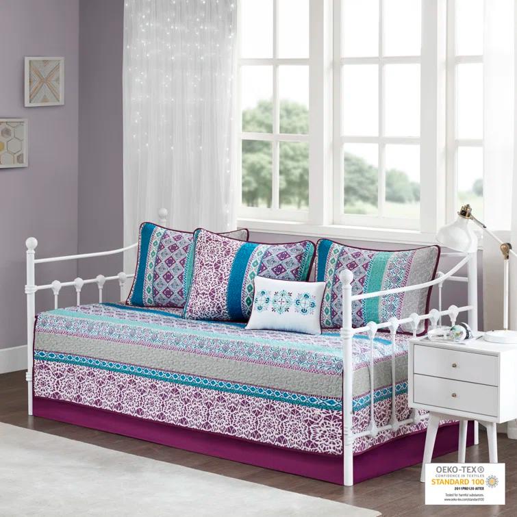 Intelligent Design Joni 6 Piece Boho Reversible Daybed Set