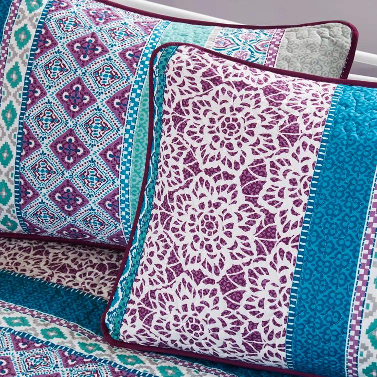 Intelligent Design Joni 6 Piece Boho Reversible Daybed Set